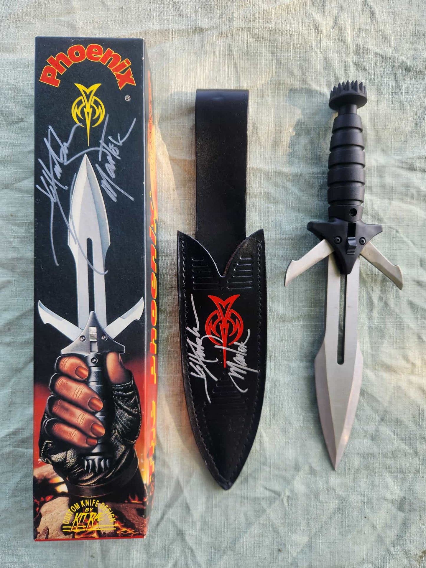 J.G. Hertzler SIGNED United Cutlery Dagger