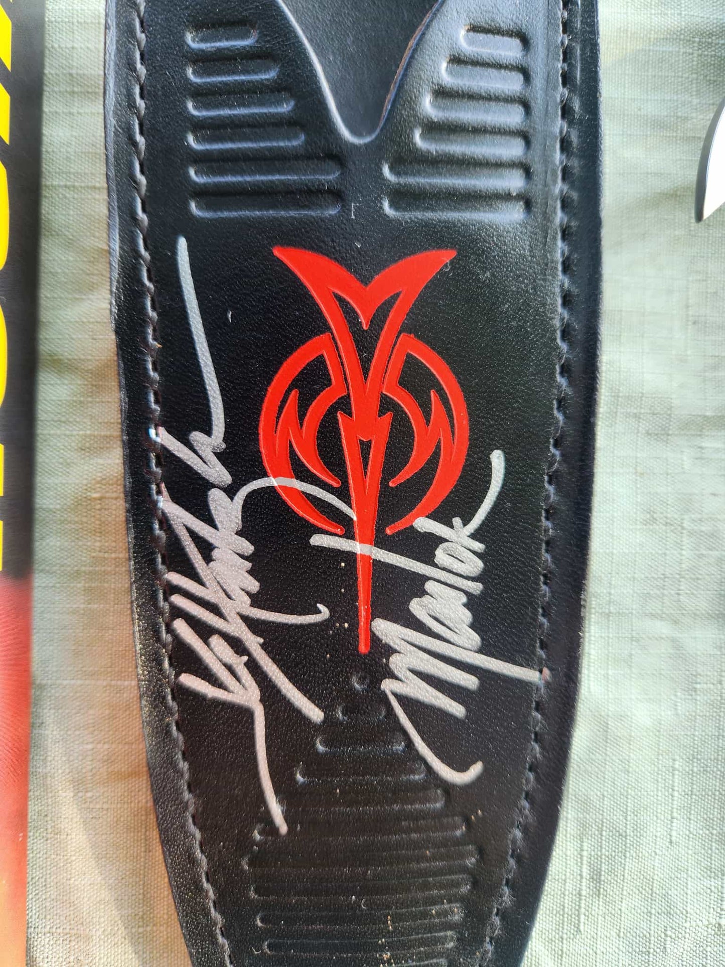 J.G. Hertzler SIGNED United Cutlery Dagger